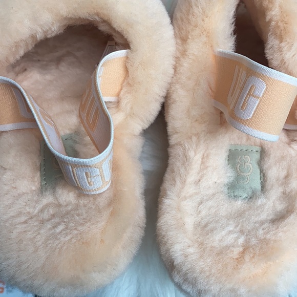 Ugg Fluff Yeah fuzzy slippers 7 - Picture 3 of 8
